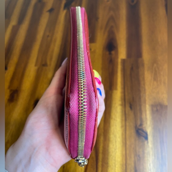Gucci Red Zipper Large Monogram Logo GG Clutch Wallet - Picture 9 of 16